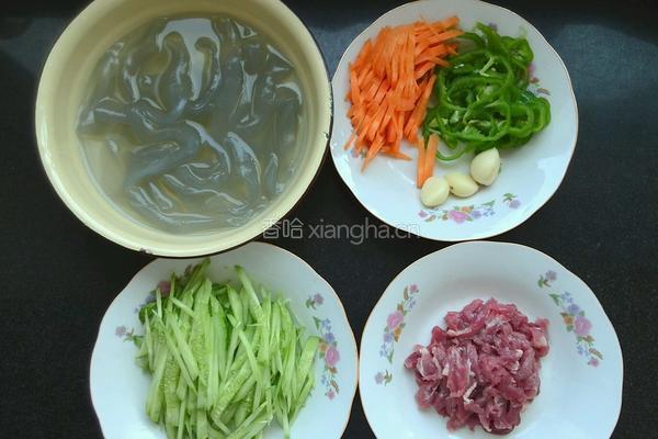 拉皮炒肉丝的做法图解1