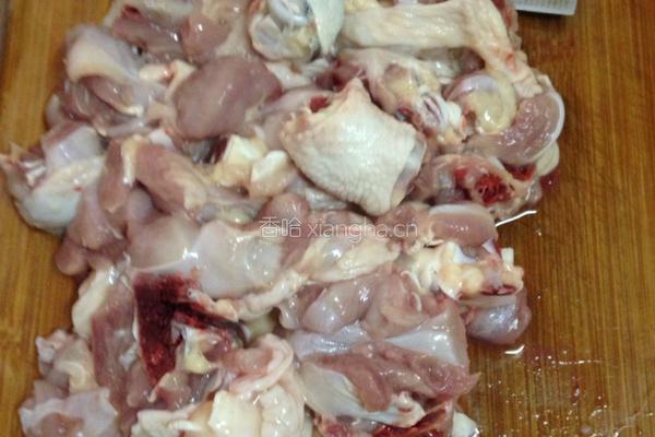香菇土豆焖鸡块的做法图解2