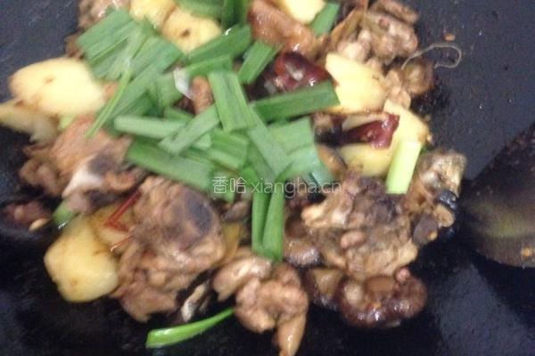 香菇土豆焖鸡块的做法图解11
