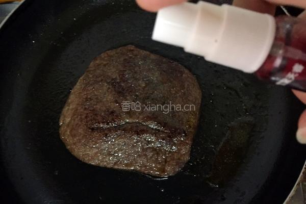黑胡椒红酒牛排的做法图解7