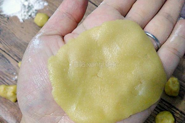 广式豆沙蛋黄月饼的做法图解16