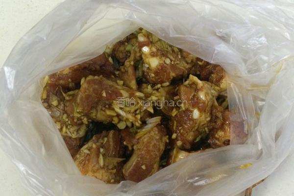 秘制蒜香排骨的做法图解11