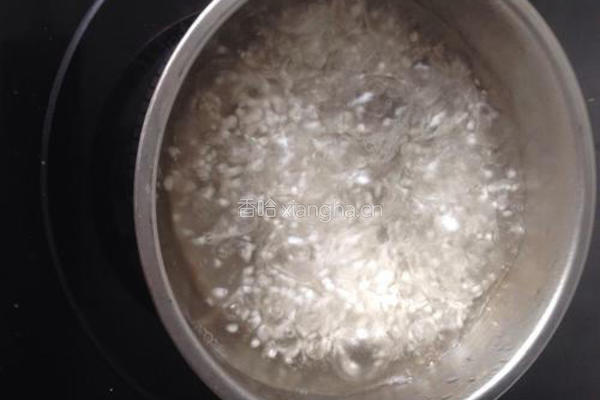美味牛奶苹果西米露的做法图解3