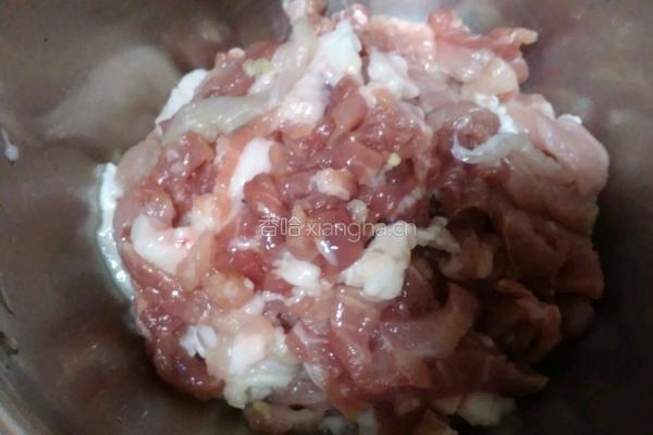 鱼香肉丝盖浇饭的做法图解1
