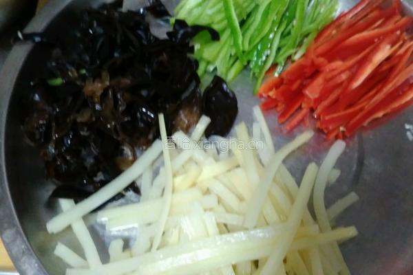 鱼香肉丝盖浇饭的做法图解2