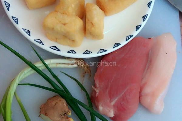 豆腐泡塞肉的做法图解1