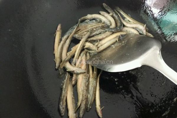 泥鳅豆腐汤的做法图解2