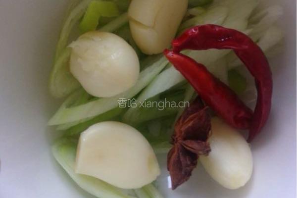 鸡肉炖土豆的做法图解1