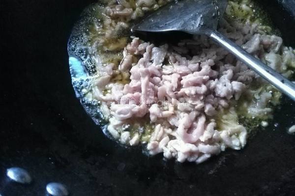 西芹炒肉丝的做法图解2