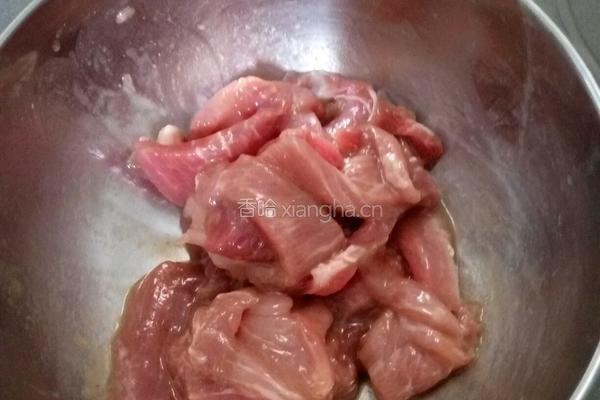 肉炒芹菜的做法图解1
