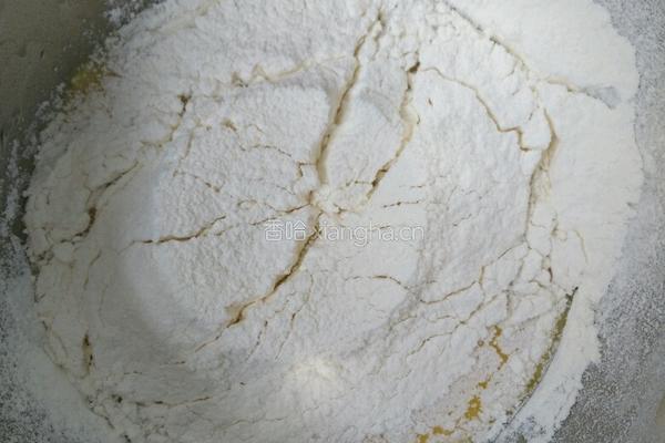 六寸戚风蛋糕的做法图解3