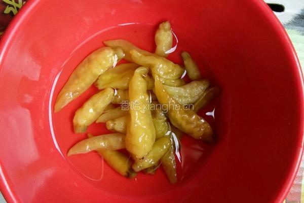 泡椒白菜的做法图解3