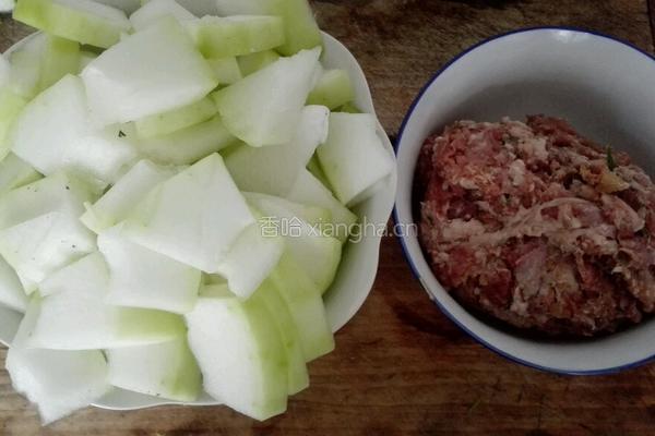 羊肉丸子冬瓜汤的做法图解1