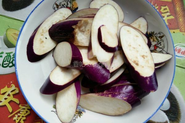 茄子红烧肉的做法图解2