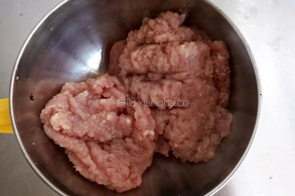 猪肉大葱云吞的做法图解1