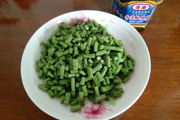 橄榄菜炒豆角的做法图解3
