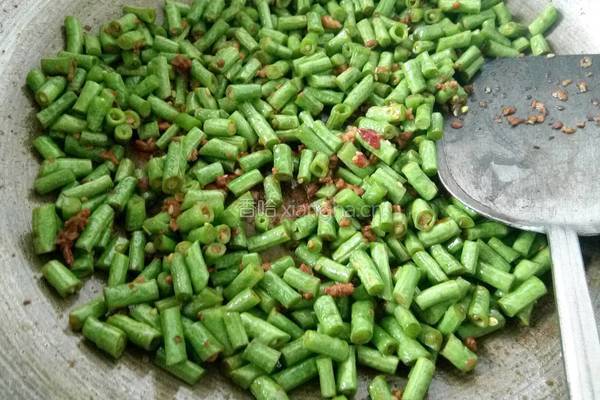 橄榄菜炒豆角的做法图解9