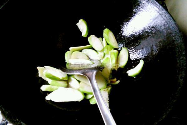 丝瓜蛋花汤的做法图解4