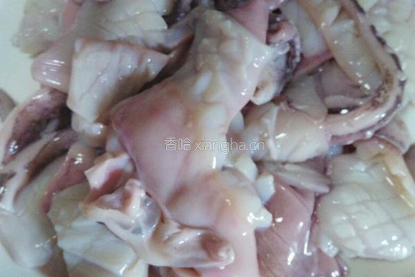 红烧鱿鱼的做法图解1