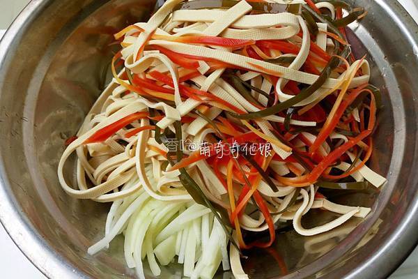凉拌三丝（拌千张豆皮）的做法图解6