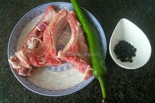 豆鼓蒸排骨的做法图解1