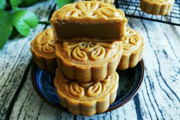 广式莲蓉月饼的做法图解17