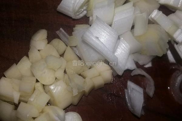 大白菜腌肉炒粉条的做法图解4