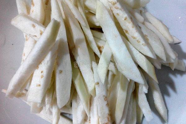 炒茄丝的做法图解1