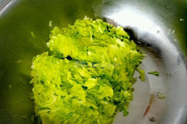 西葫芦鸡蛋馅饺子的做法图解5