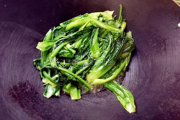 豆鼓鲮鱼油麦菜的做法图解6