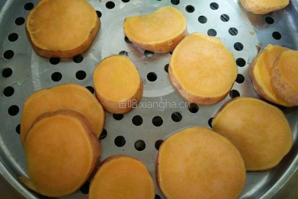 芝麻红薯饼的做法图解1