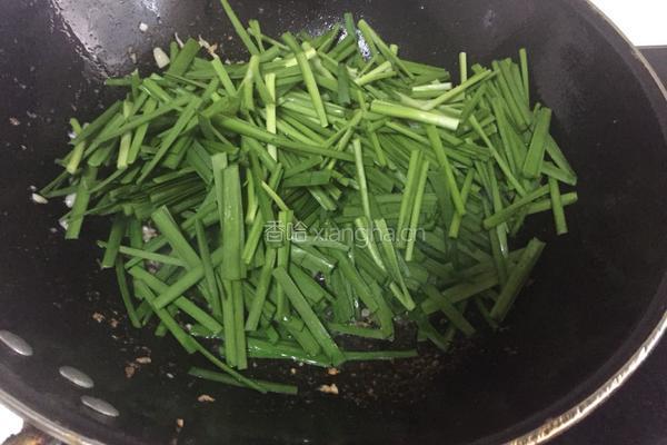 虾仁炒韭菜的做法图解7