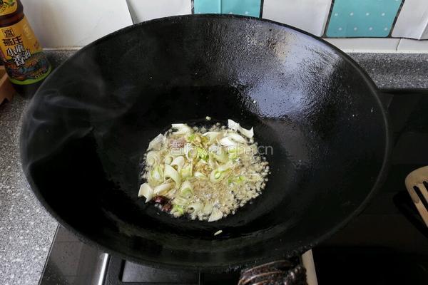 小白菜炒肉的做法图解4