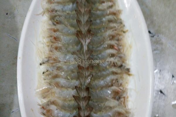 蒜蓉开边虾的做法图解1