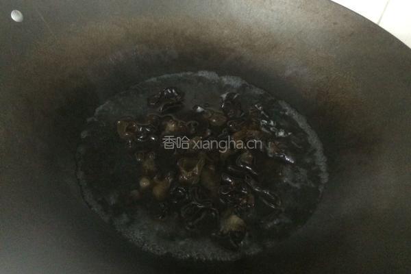 芹菜木耳炒肉的做法图解4