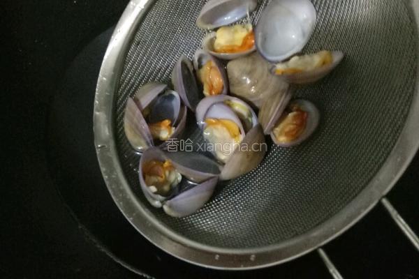 花蛤炖蛋的做法图解1