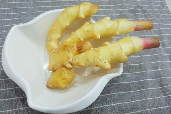 嫩姜炒肉丝的做法图解1