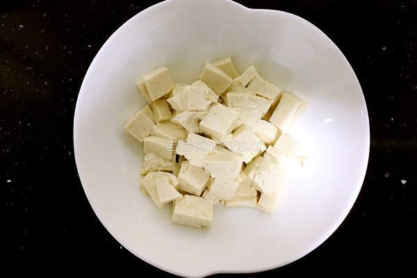 豆腐鸡蛋羹的做法图解2