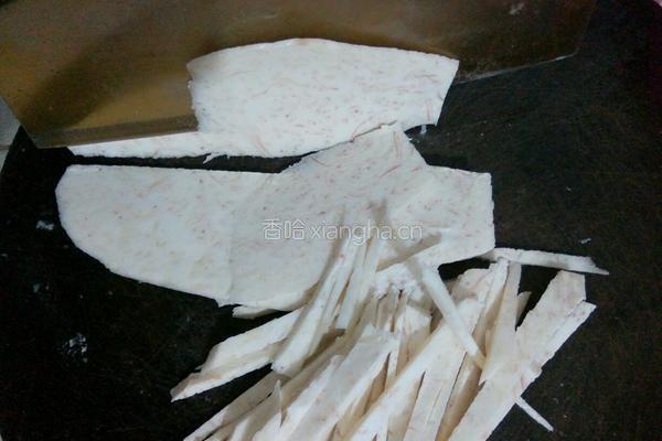 炒芋头鸡肉的做法图解2