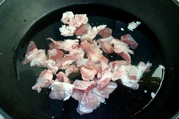 土豆炖牛腩的做法图解1