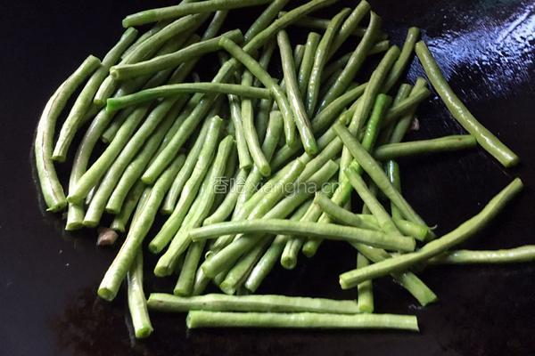 肉炒豇豆的做法图解7