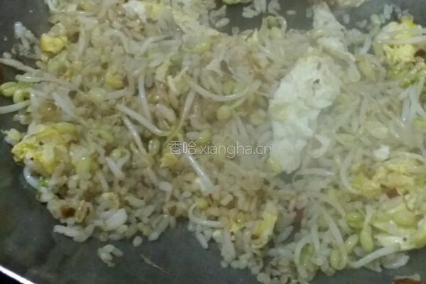 绿豆芽蛋炒饭的做法图解8