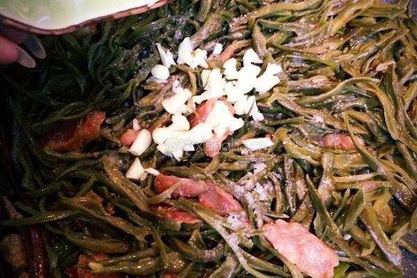 腊肠炖干豆角的做法图解18