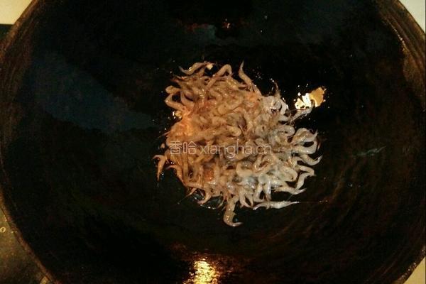 香葱爆小虾的做法图解5