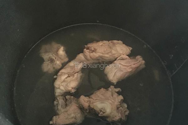 冬瓜海带排骨汤的做法图解3