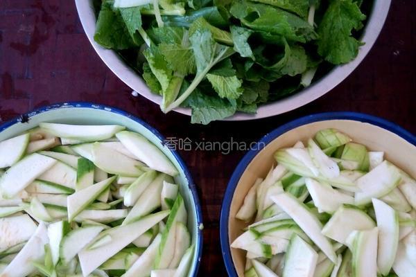 小白菜抄丝瓜的做法图解2