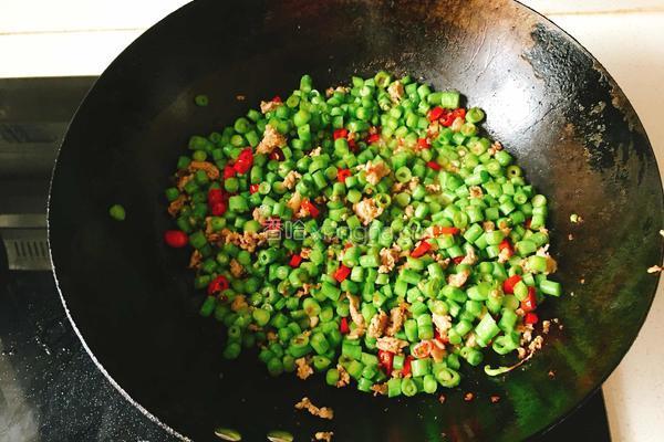 豇豆炒肉末的做法图解6