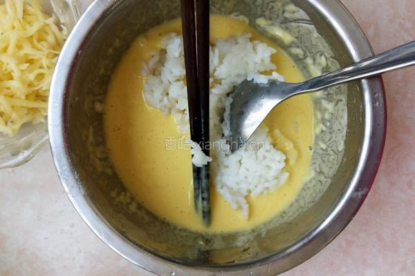 米饭鸡蛋饼的做法图解3