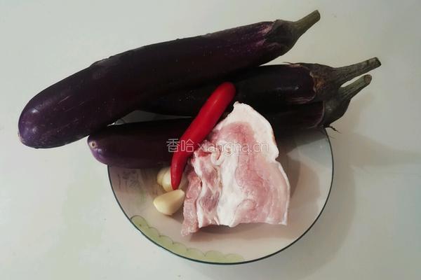 五花肉烧茄子的做法图解1