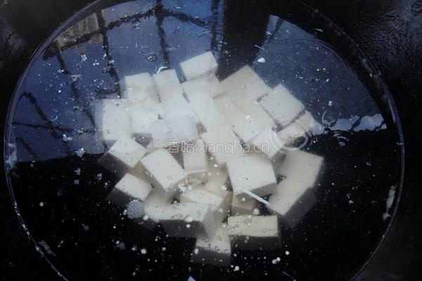 酸菜豆腐汤的做法图解3